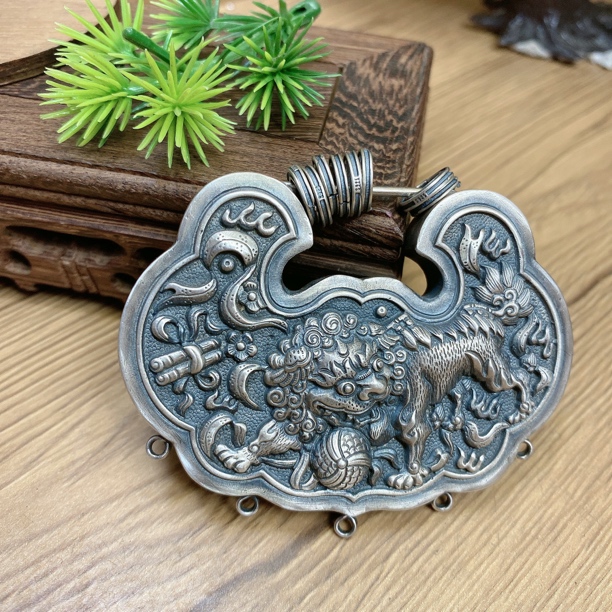 吊坠足银 英英手工錾刻银吊坠