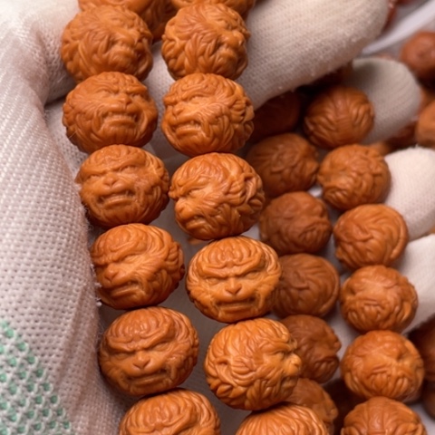 勇****吊坠猴头核桃大圣手串