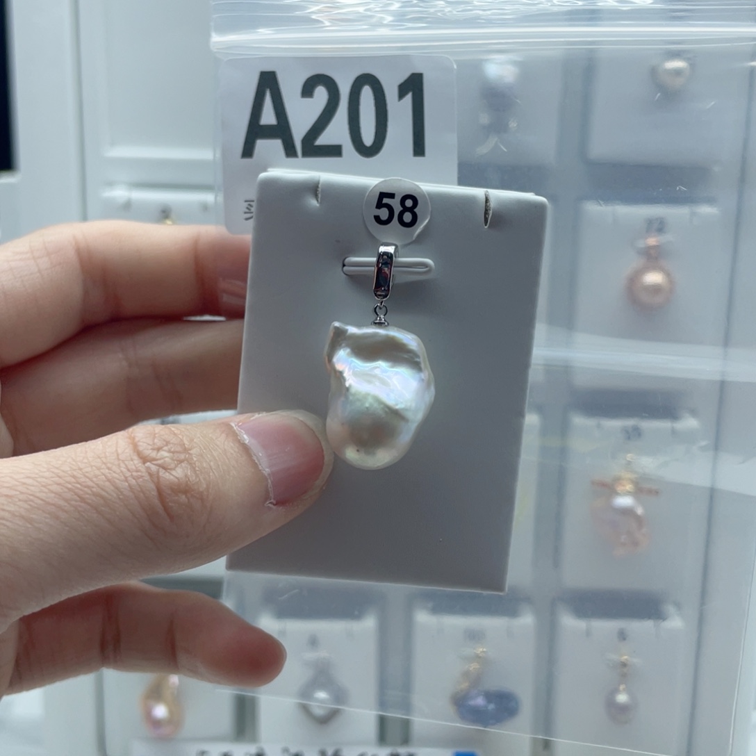 合金淡水珍珠颈饰