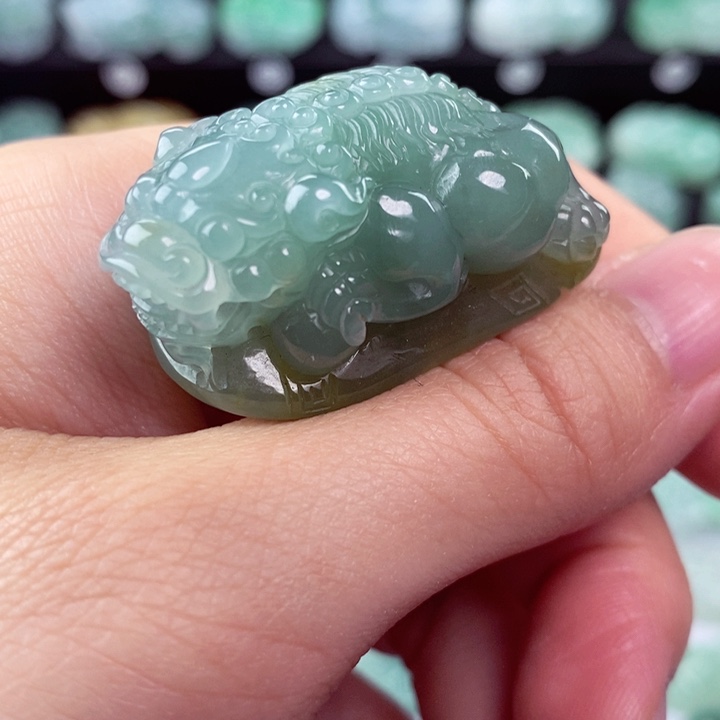 翡翠颈饰未镶嵌天然