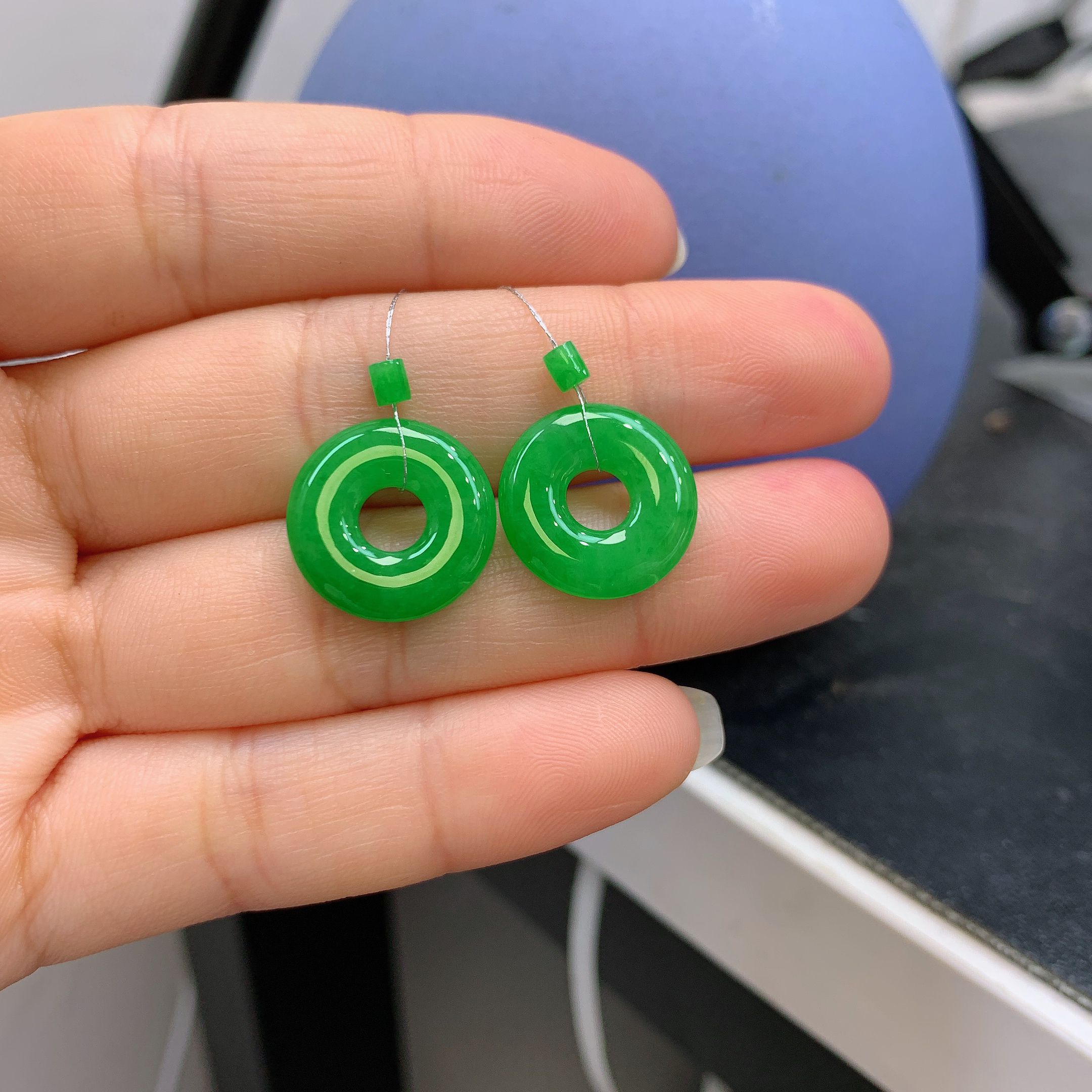 缅甸天然翡翠A货冰满正阳绿甜甜圈一对A1060#