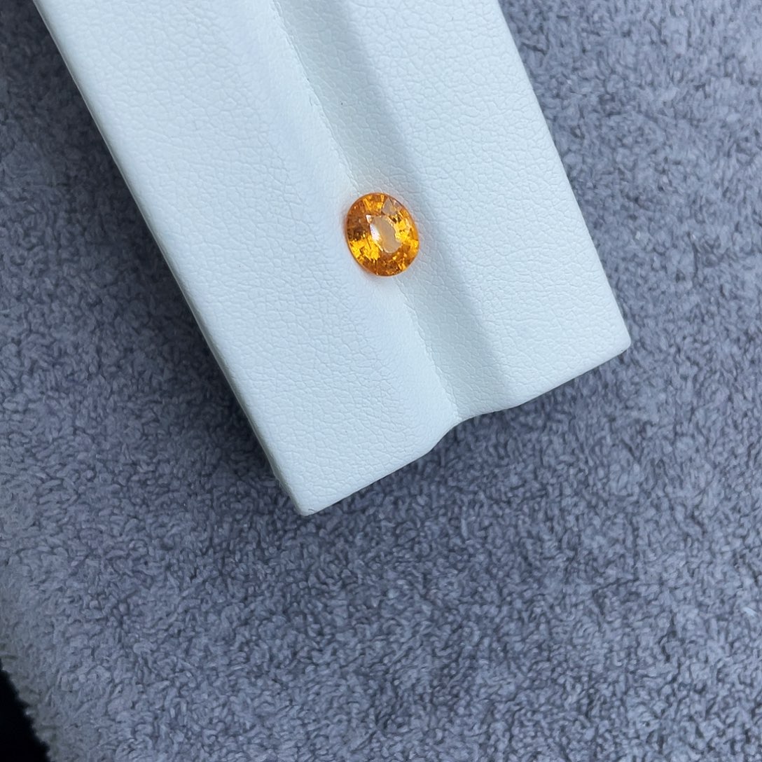 裸石石榴石（芬达石）未镶嵌1.18Ct