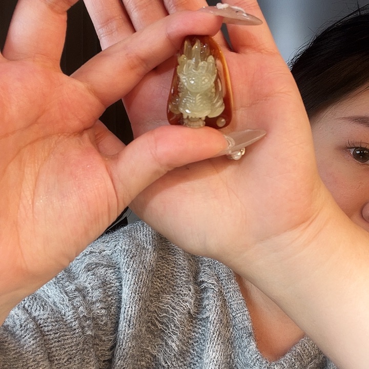 未镶嵌蛇纹石玉颈饰哆****梦