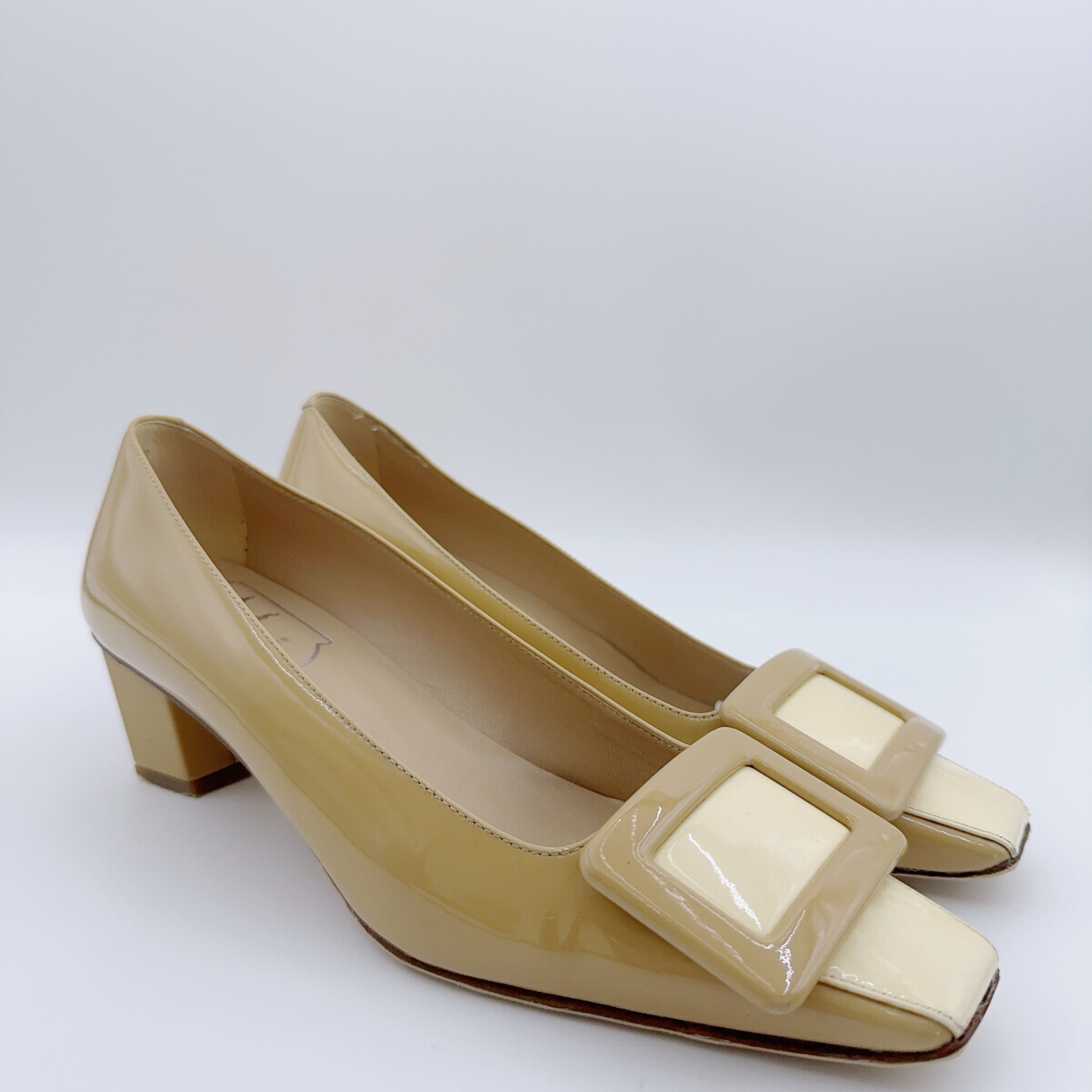 95新 Roger Vivier/罗杰·维威耶 35码/牛油果拼色方扣跟鞋/00561