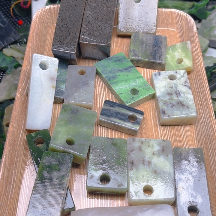 默***╭和田玉（糖玉）未镶嵌车挂