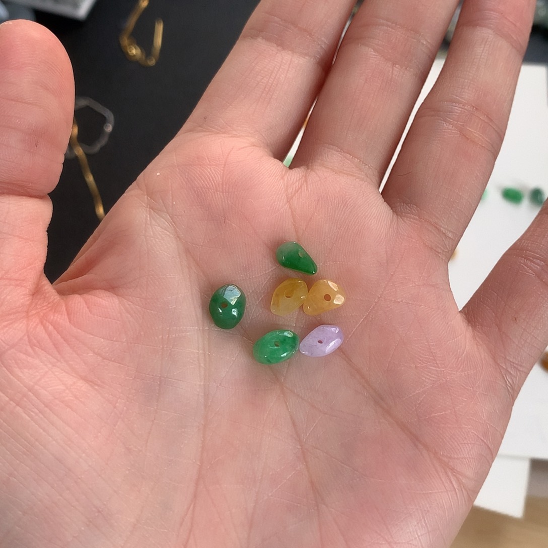 ****椒翡翠未镶嵌颈饰风生水起