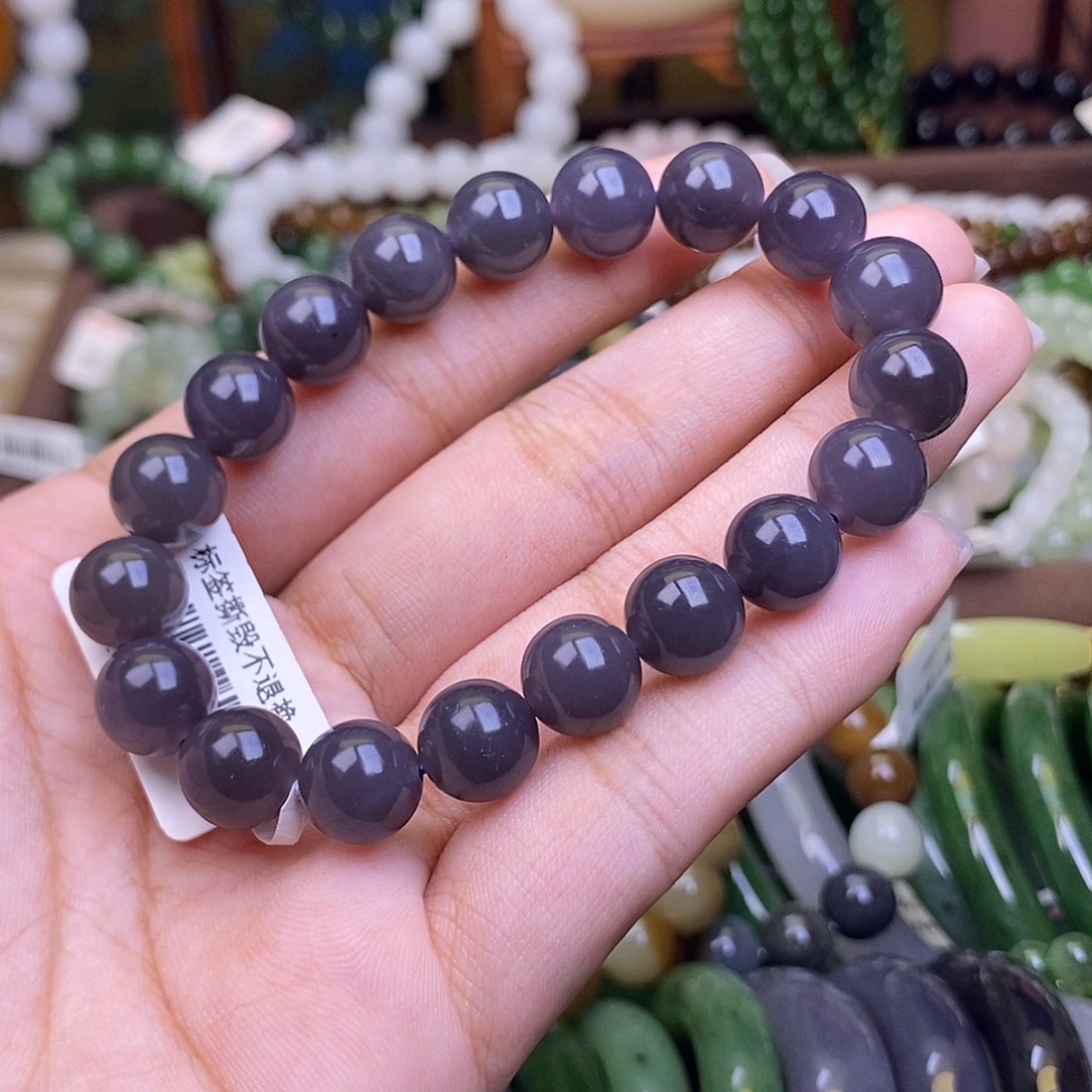 和田玉未镶嵌颈饰浓烟紫葡萄紫手串10mm