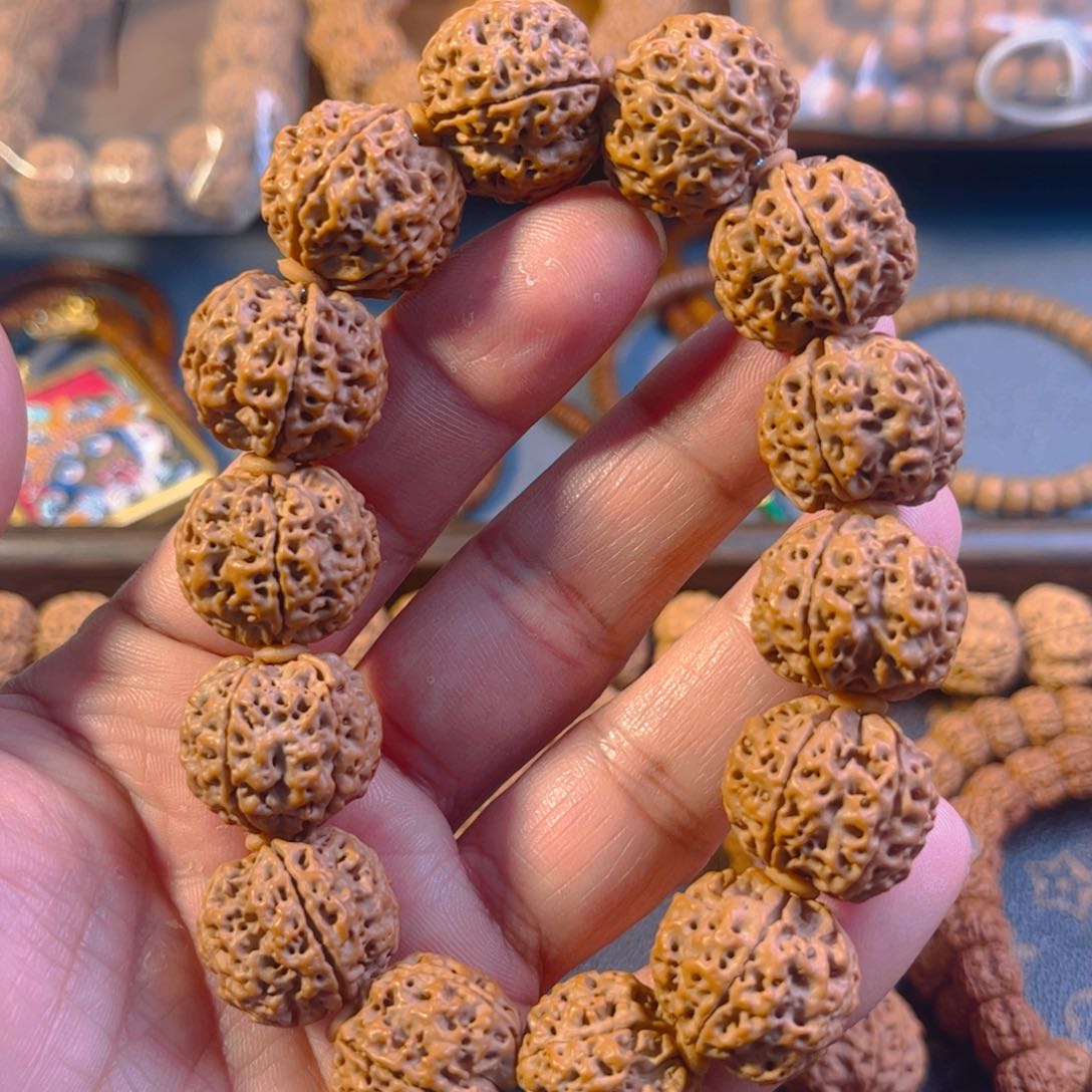 金刚菩提吊坠梁梅花