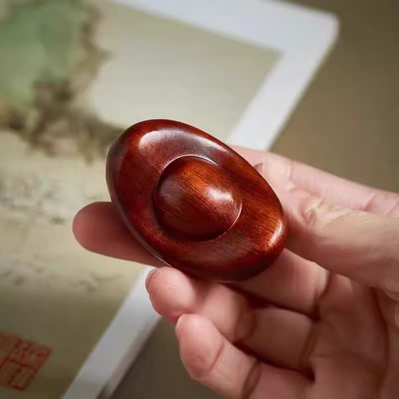 小胖元宝檀木招财进宝摆件