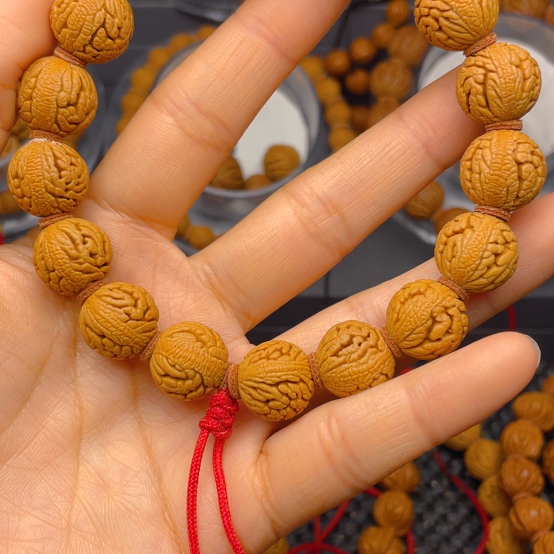 M***来桃核吊坠8888888888 