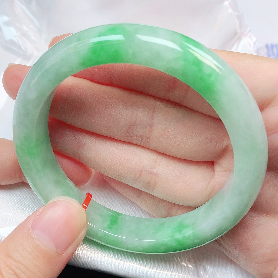 翡翠手镯未镶嵌抖音706