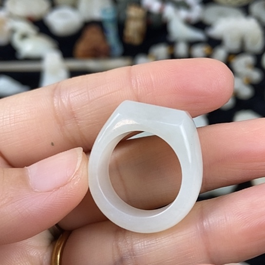 和田玉（糖玉）未镶嵌挂件