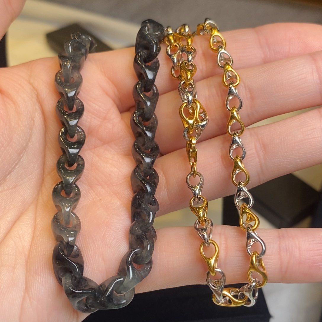 翡翠项链18K金镶嵌冰乌鸡拉环