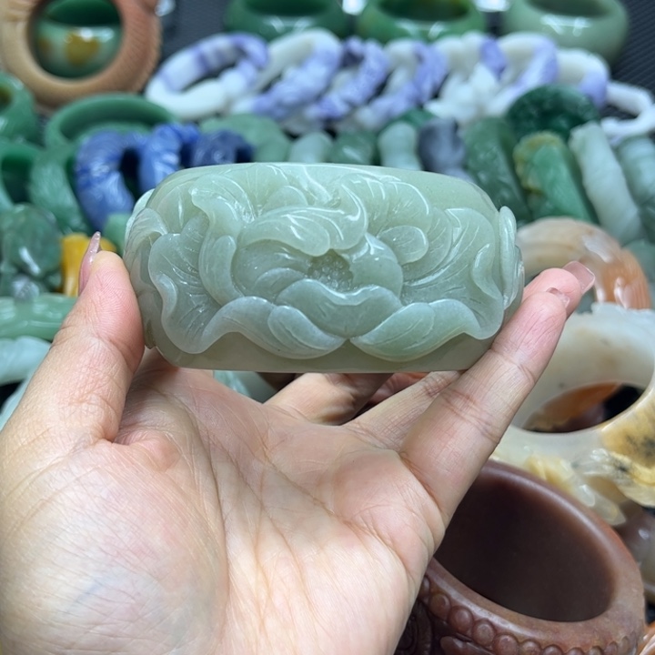 石英质玉未镶嵌手镯绵*