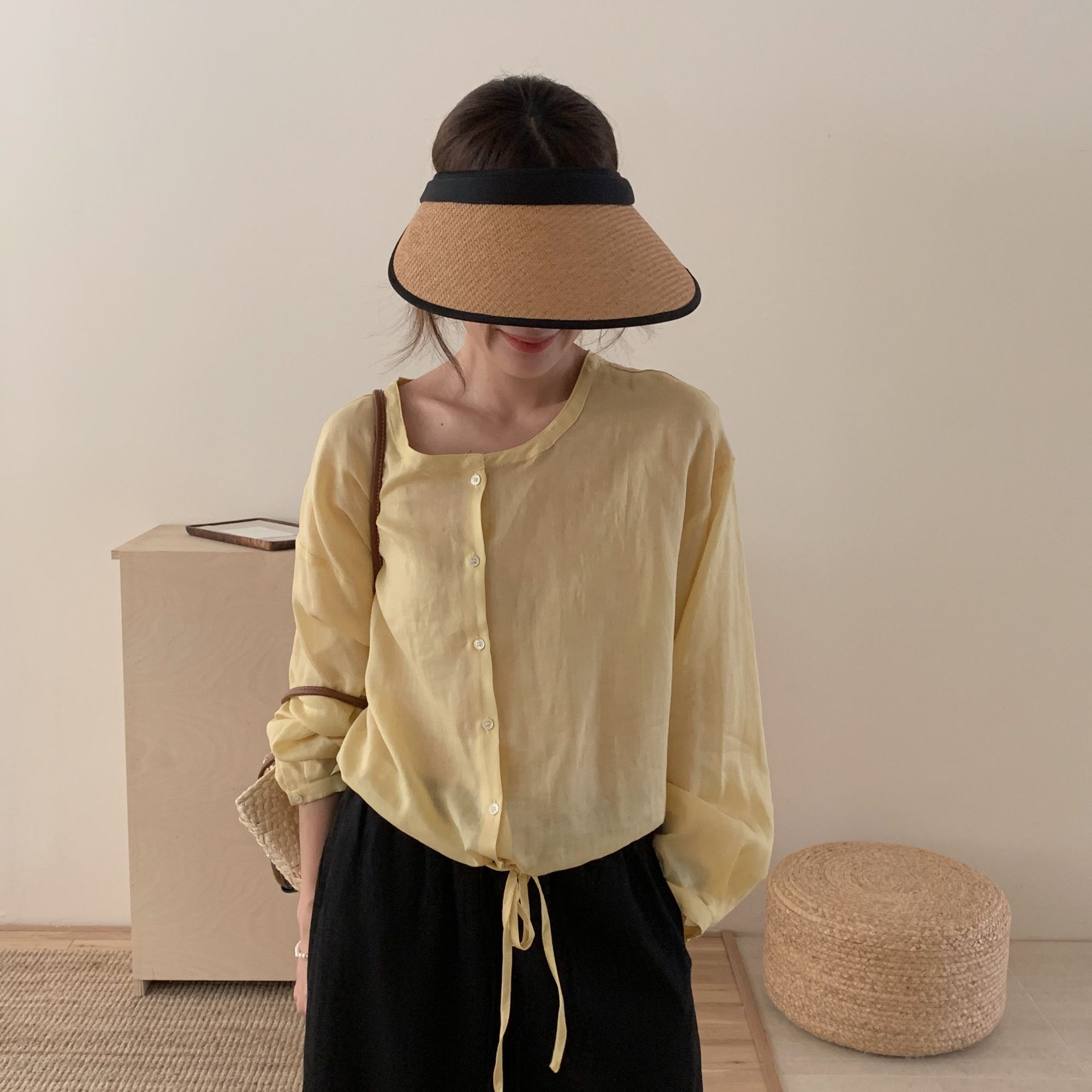 仓美美女装-下摆抽绳设计款纽扣开衫