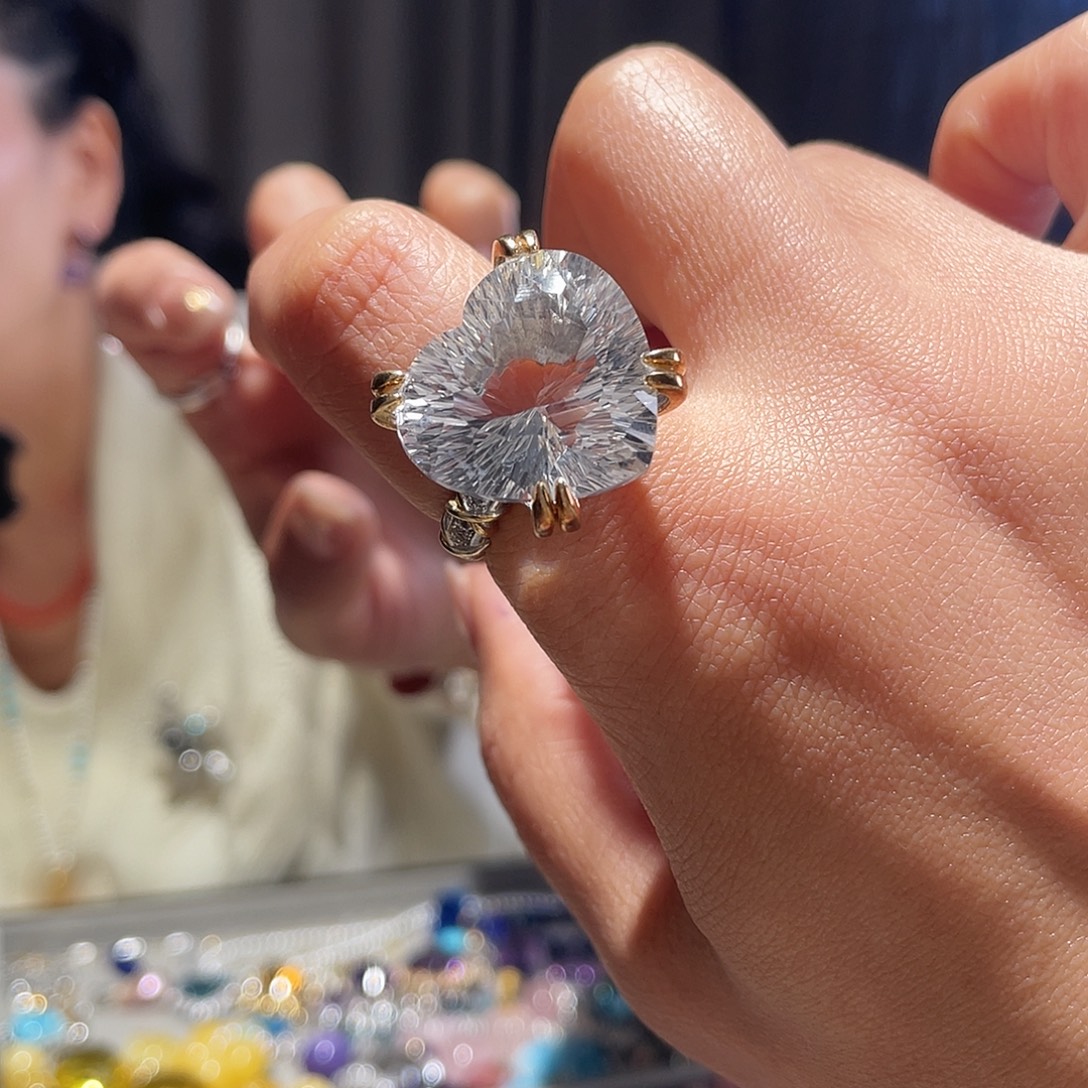 双***阁戒指银S925镶嵌水晶大气款