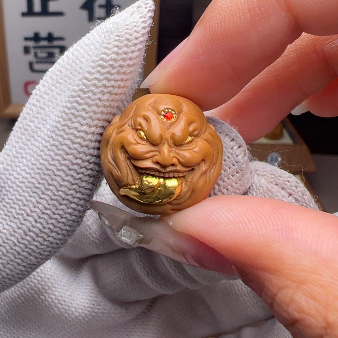 文玩核桃把件镶嵌款舔僧18➕尺寸全品有正常封口线