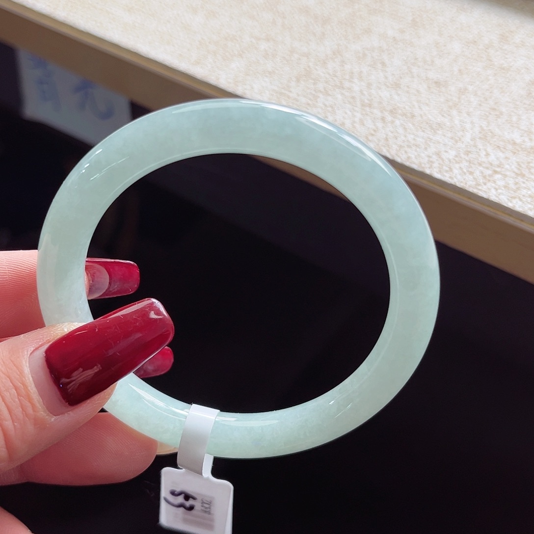 翡翠手镯未镶嵌手镯