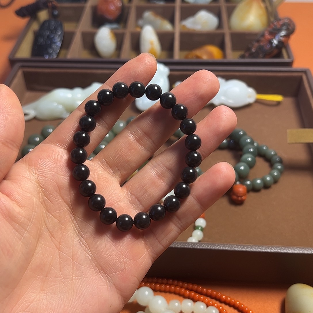 手串未镶嵌和田玉（墨玉）