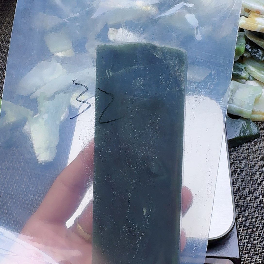 和田玉未镶嵌珠宝半成品