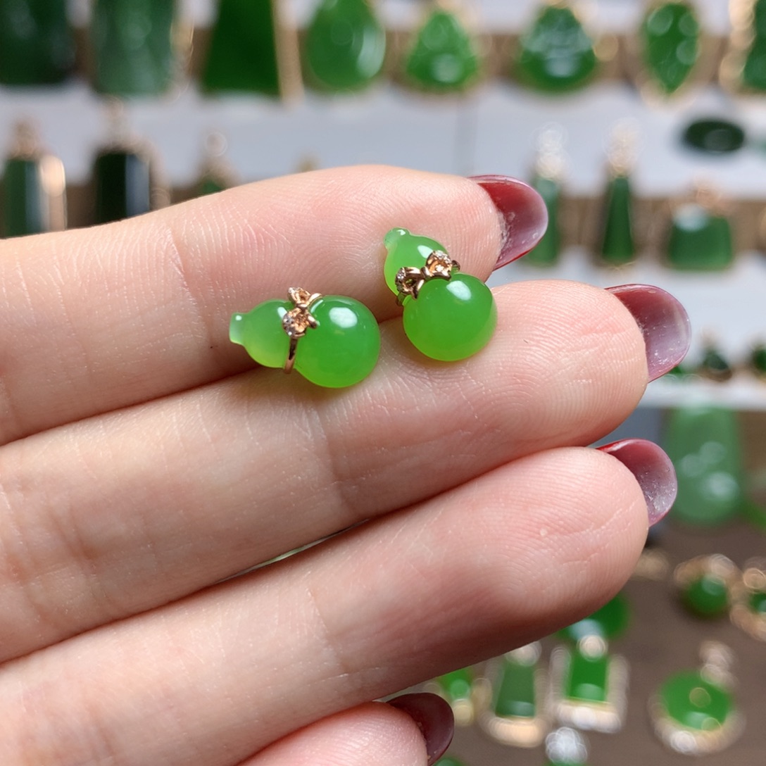 和田玉耳钉18K金镶嵌