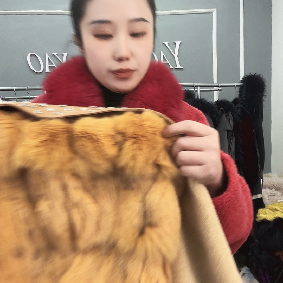 姚小妖家高端皮草