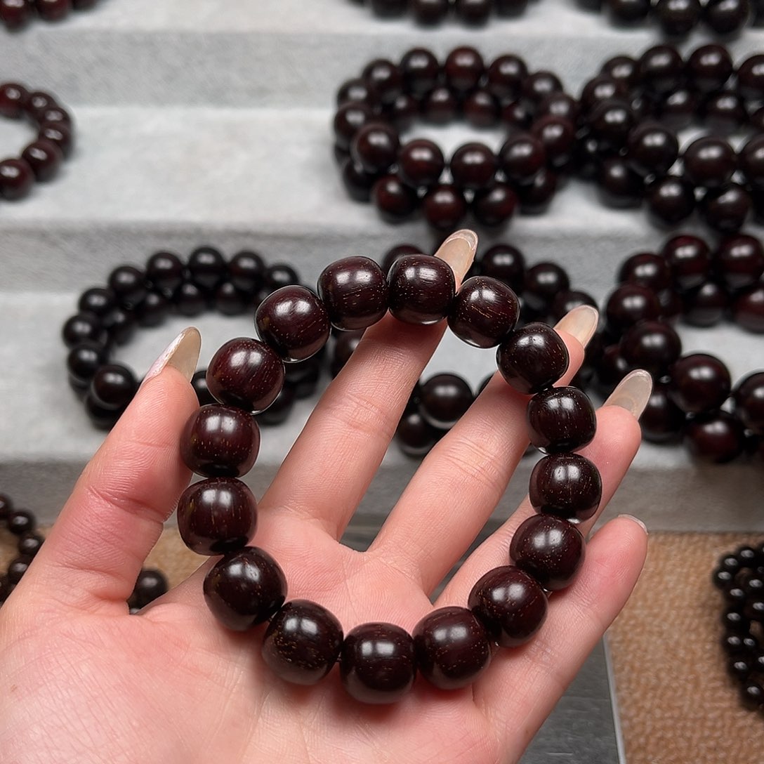 檀香紫檀（小叶紫檀）璐*