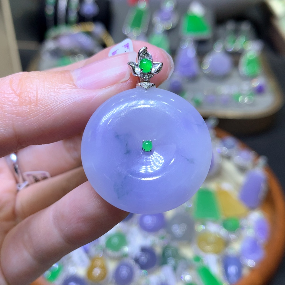 【闪购商品】翡翠颈饰18K金镶嵌翡翠吊坠项链