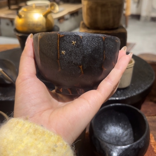 景德镇鱼和熊手工陶艺