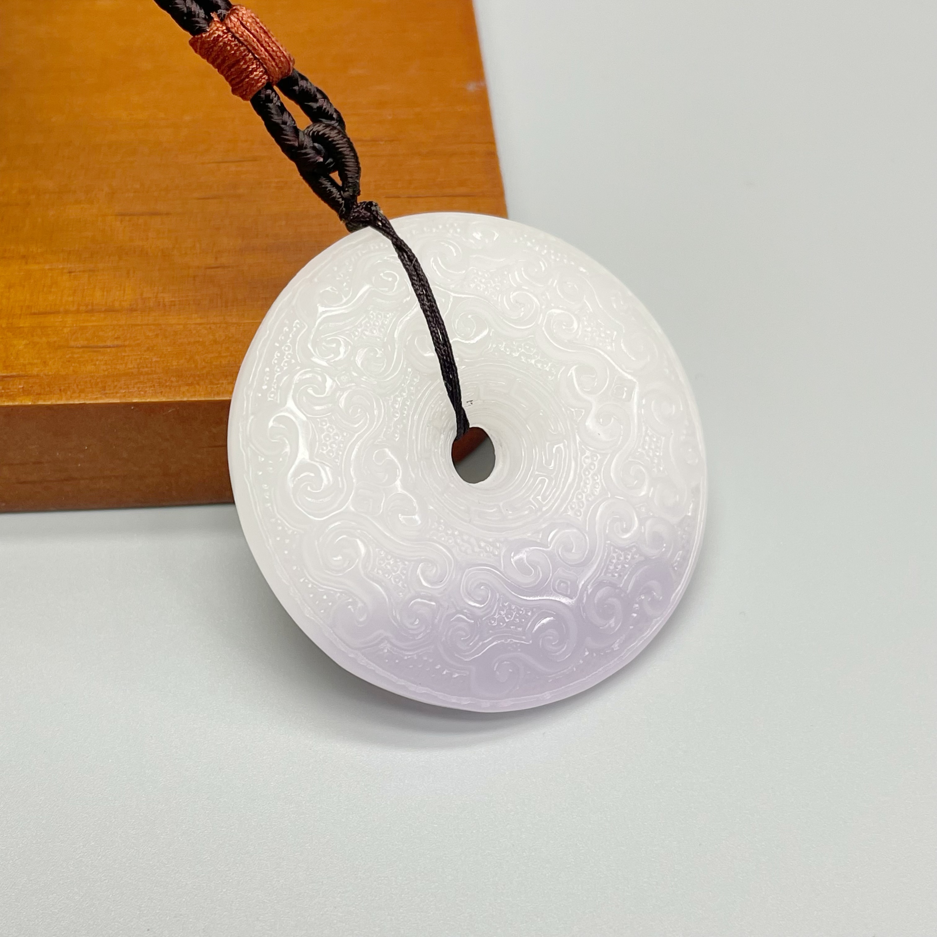 天然和田玉青海野牛沟冰烟紫龙纹白飘紫罗兰镯心牌吊坠项链X025