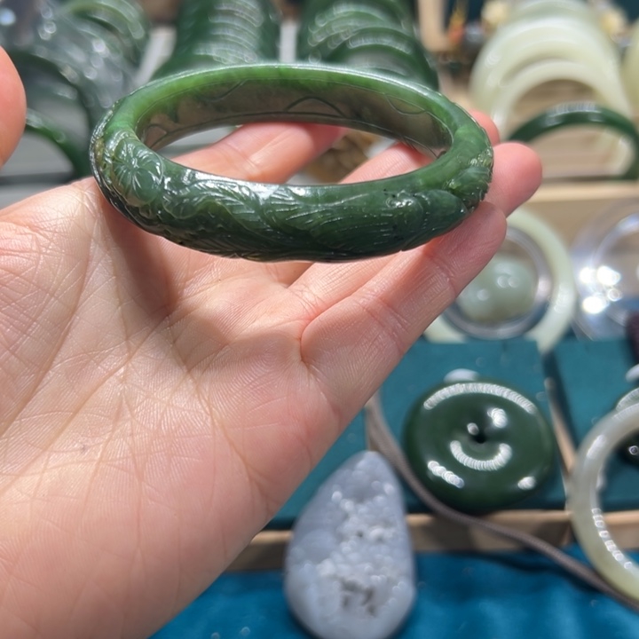 和田玉手镯未镶嵌62.4圈围4732