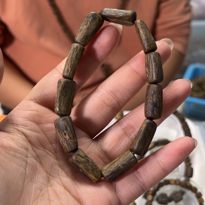 沉香手串哎****好随型沉水单圈多样性发1