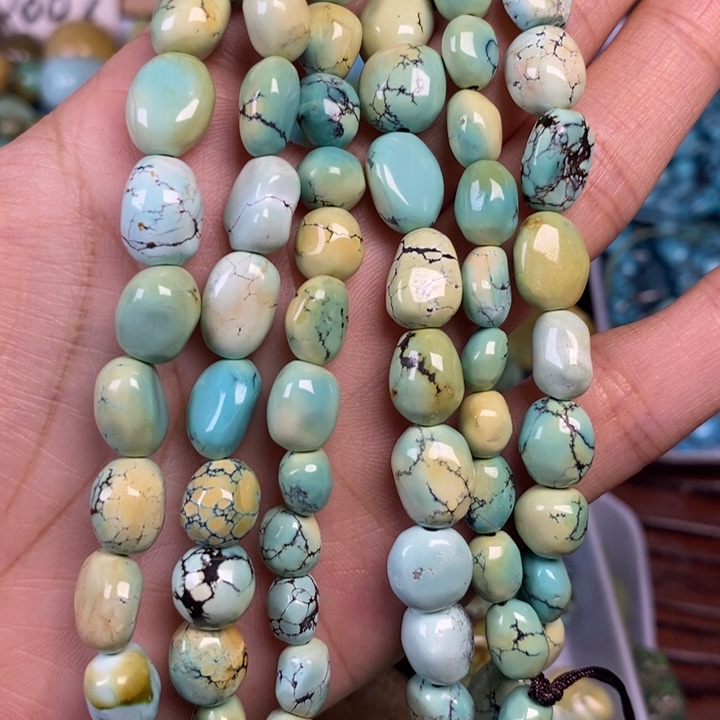 绿松石未镶嵌颈饰