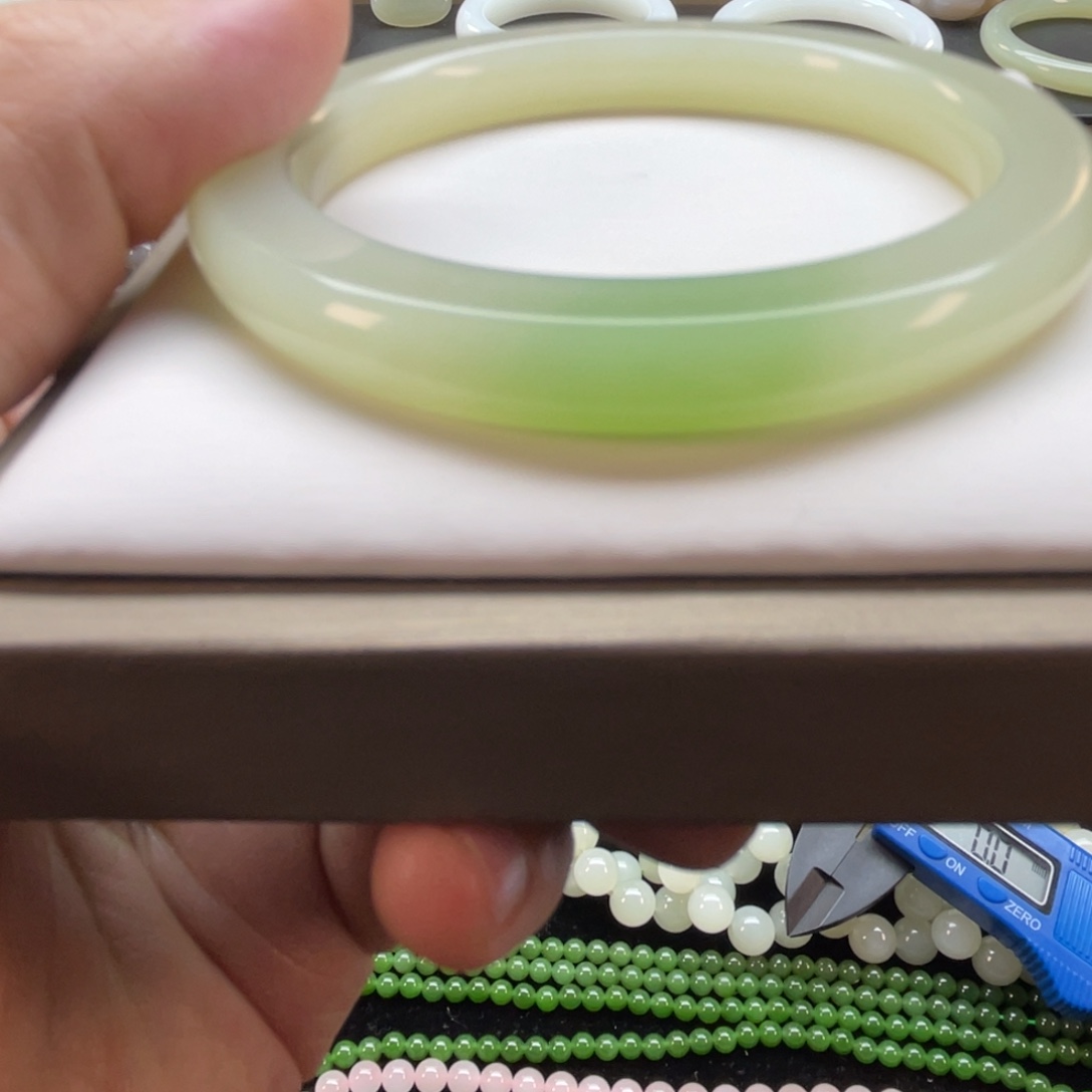 和田玉（翠青玉）未镶嵌手镯55.2