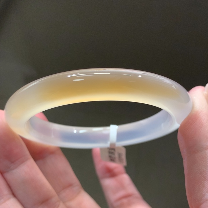 亿***士玛瑙/玉髓未镶嵌手镯