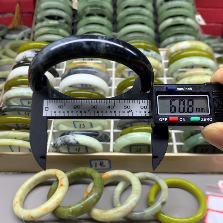 未镶嵌蛇纹石玉手镯28