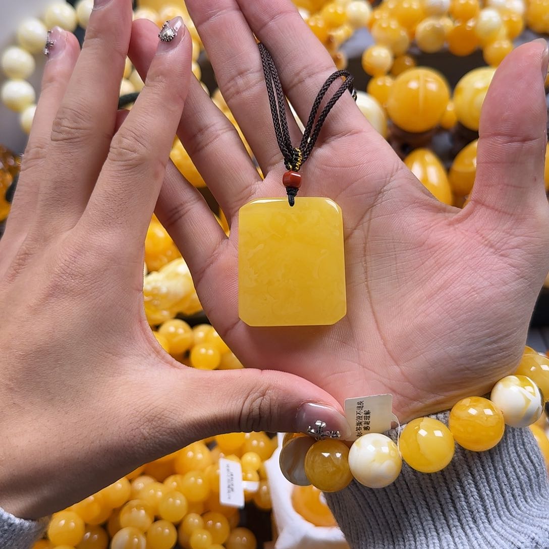 琥珀珠宝奇石未镶嵌