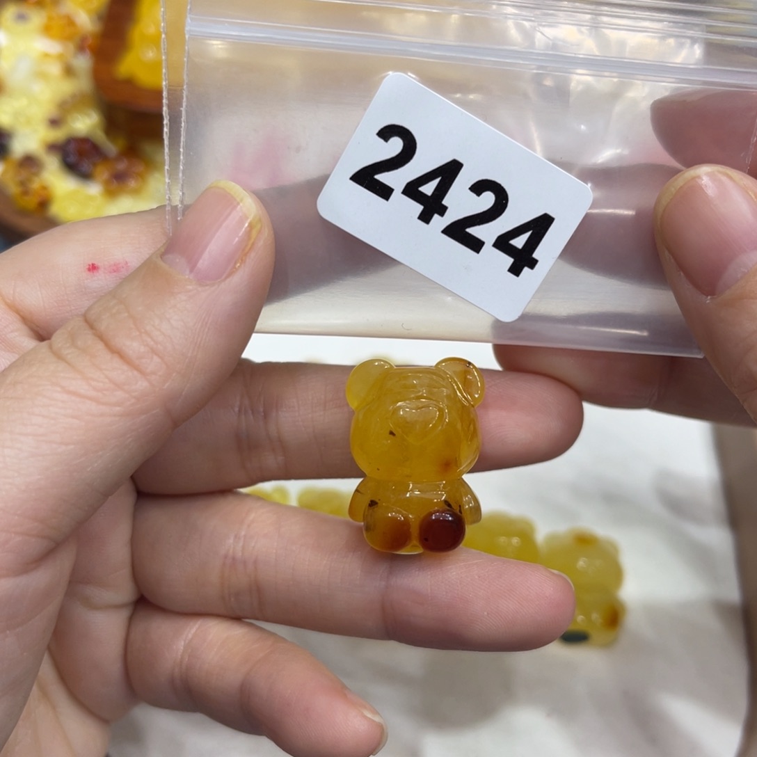 琥珀珠宝奇石未镶嵌