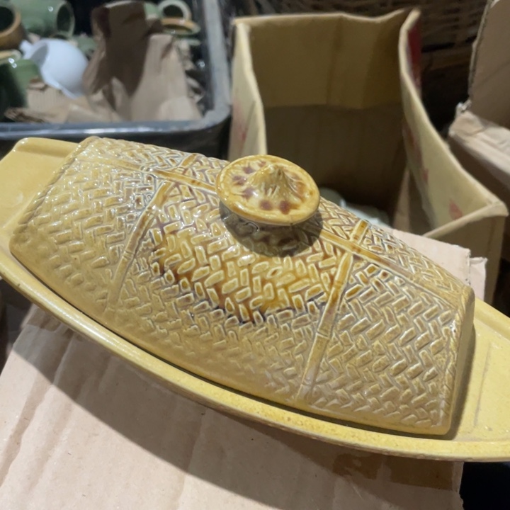 其他盘子碗砂锅都有