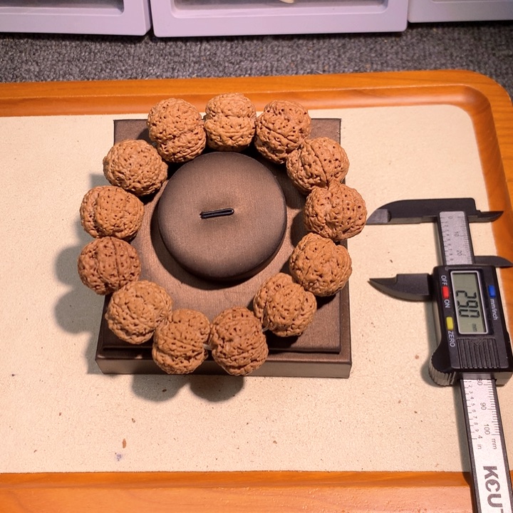 吊坠金刚菩提5号25左右满肉梅花