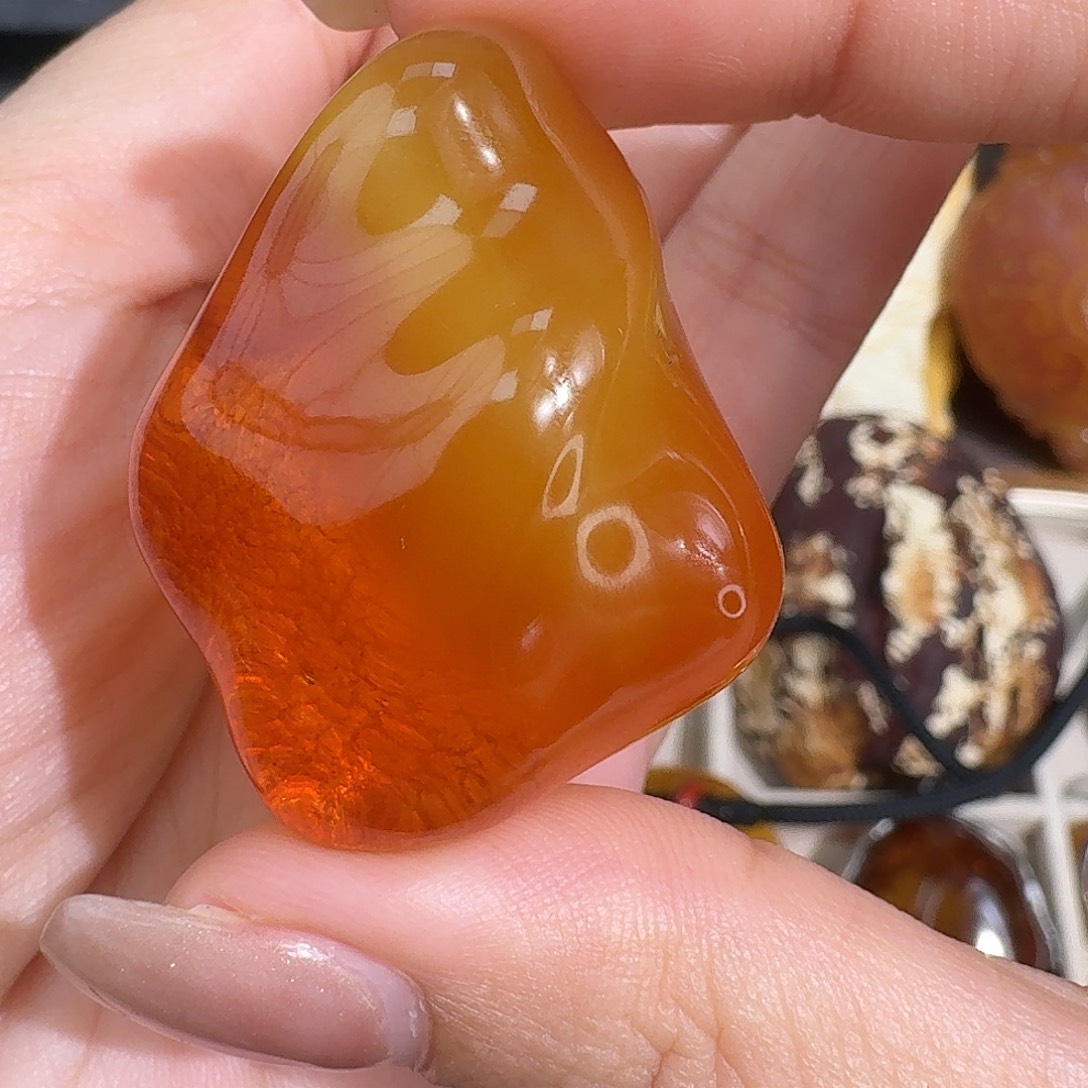 ****下琥珀未镶嵌裸石我