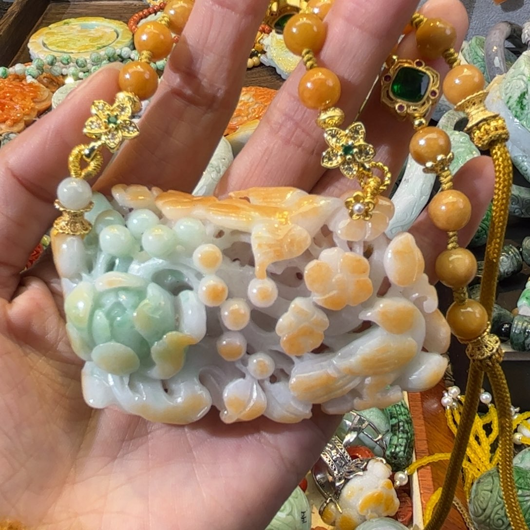 翡翠颈饰未镶嵌待编款