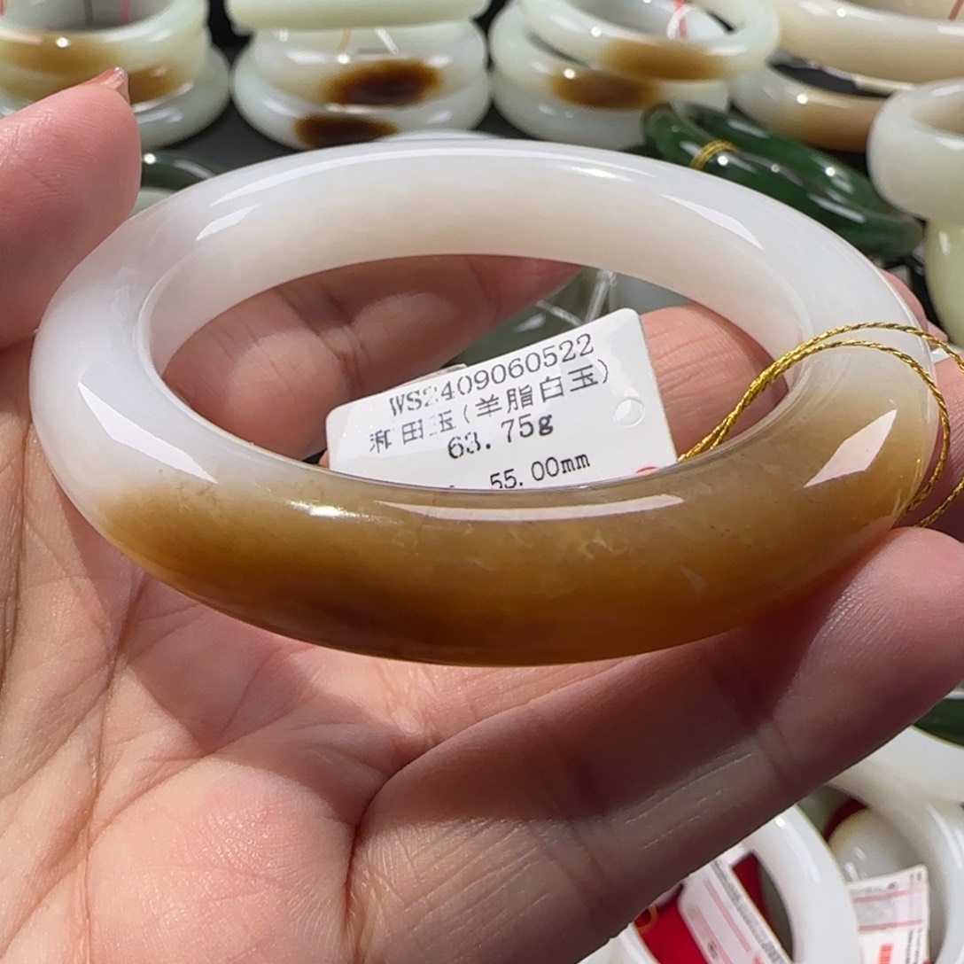 和田玉手镯未镶嵌