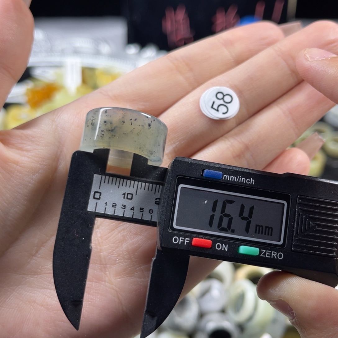 蛇纹石玉未镶嵌戒指