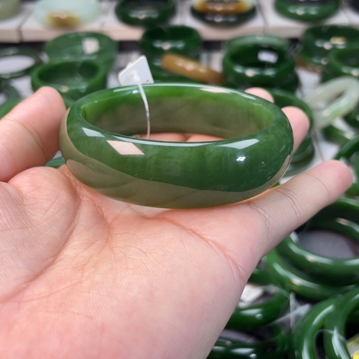 和田玉（碧玉）手镯未镶嵌