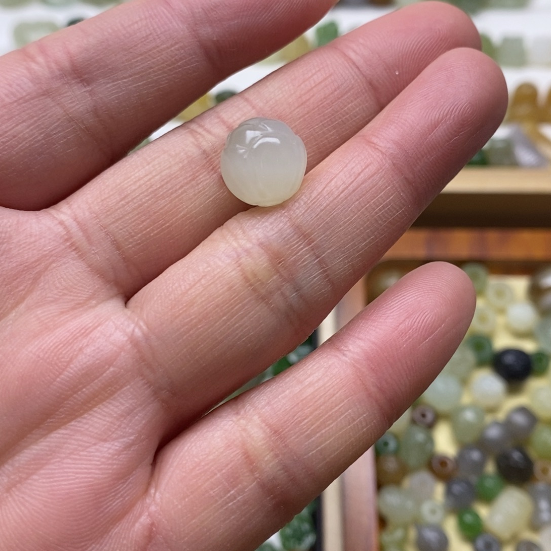 随***5和田玉未镶嵌颈饰