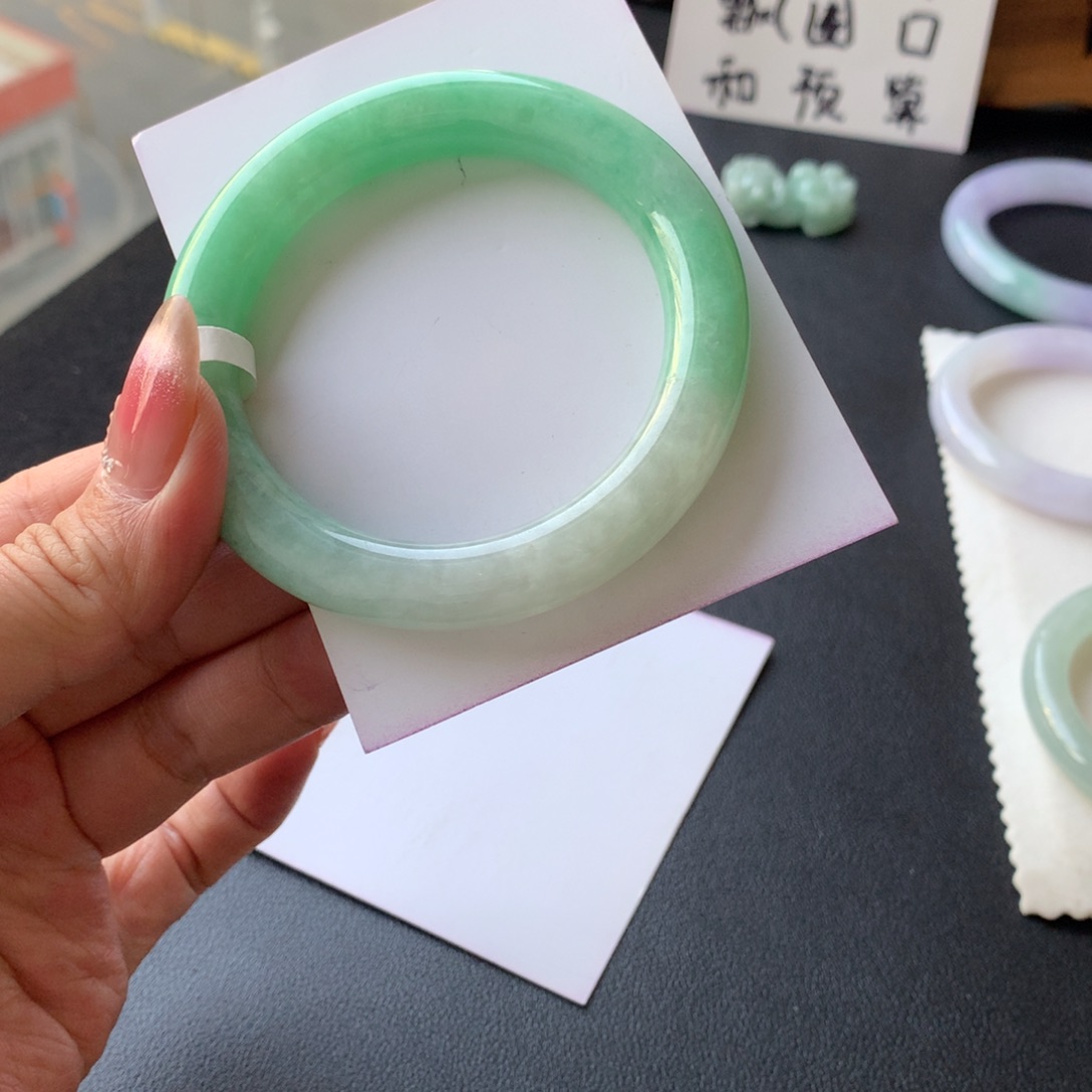 翡翠未镶嵌手镯54圆