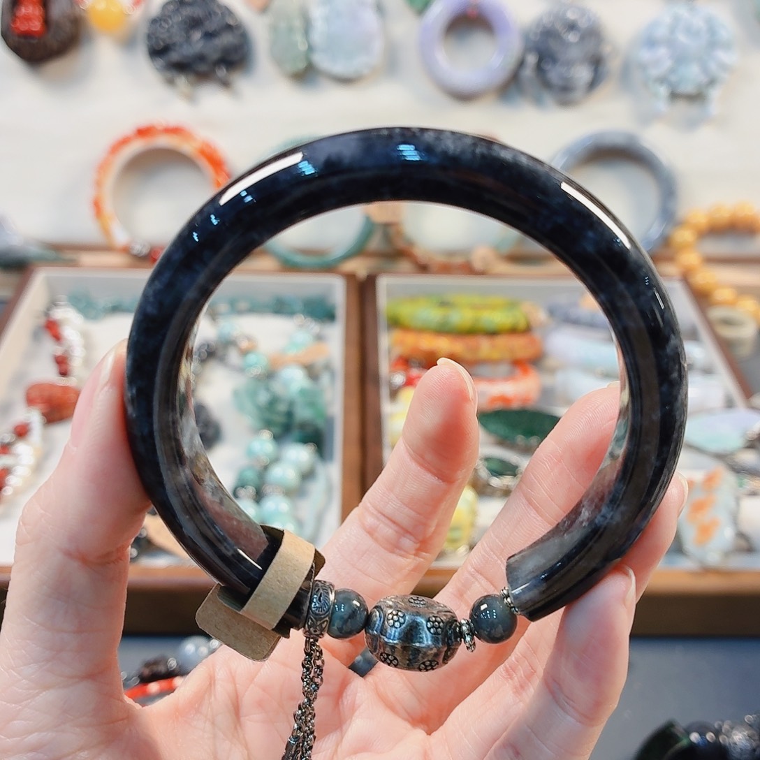 海****翡翠未镶嵌手链手串