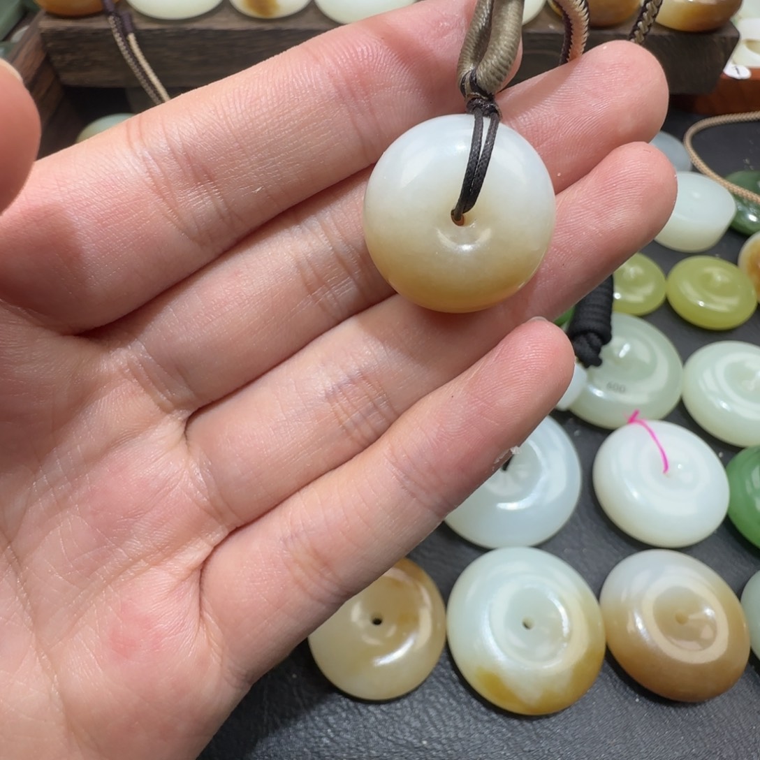 清***清和田玉（糖玉）未镶嵌颈饰