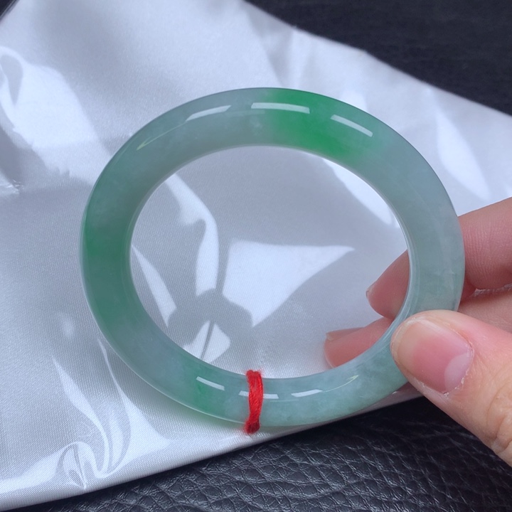 翡翠手镯（圆镯）未镶嵌